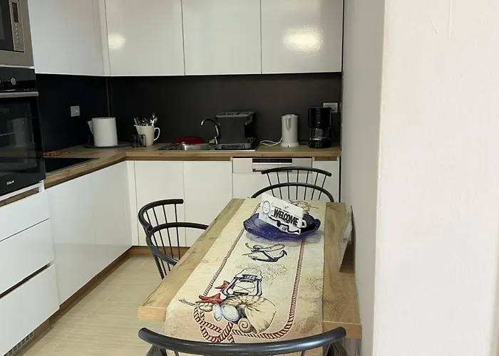 Gjiri I Lalzit- Joy Apartments-kompleksi Lura 2 *