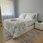 Gjiri I Lalzit- Joy Apartments-kompleksi Lura 2 아파트 *