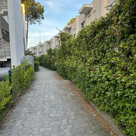 Gjiri I Lalzit- Joy Apartments-kompleksi Lura 2