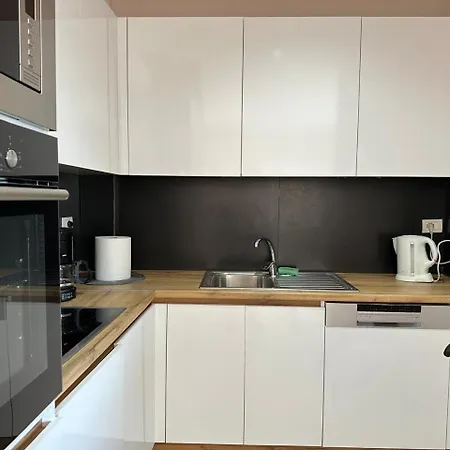 شقة Gjiri I Lalzit- Joy Apartments-kompleksi Lura 2