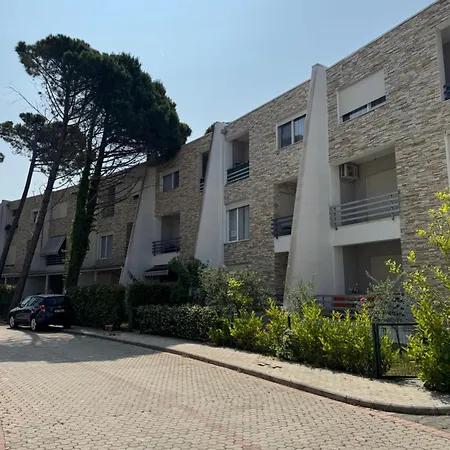 Апартаменты Gjiri I Lalzit- Joy Apartments-kompleksi Lura 2 Дуррес