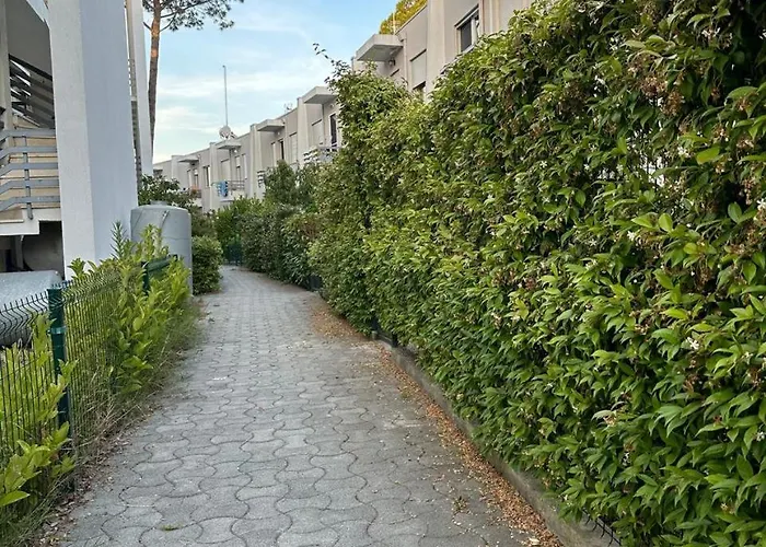 Gjiri I Lalzit- Joy Apartments-kompleksi Lura 2